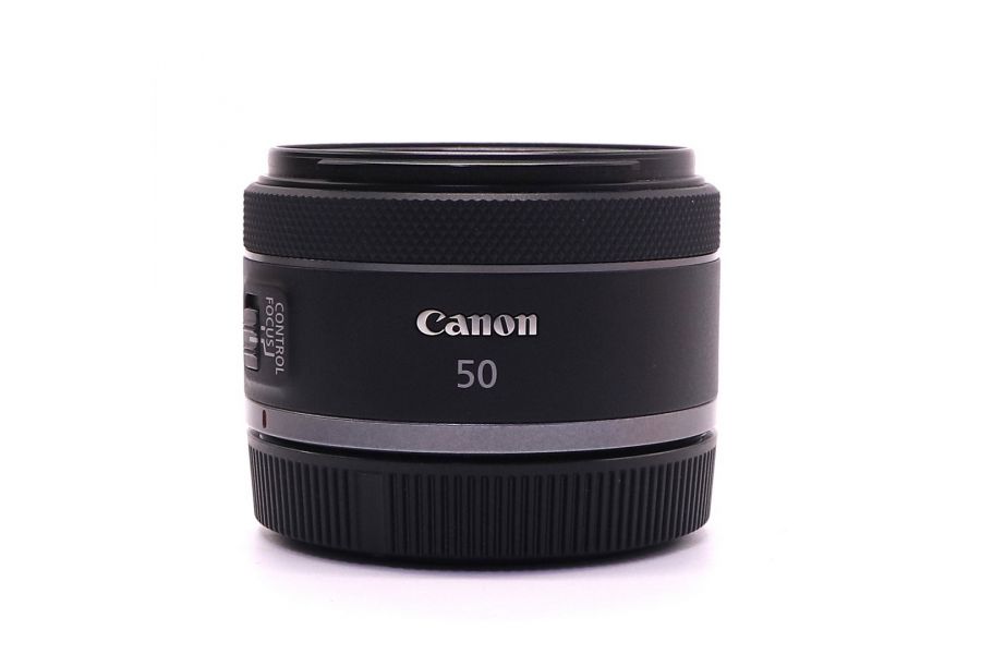 Canon RF 50mm f/1.8 STM в упаковке