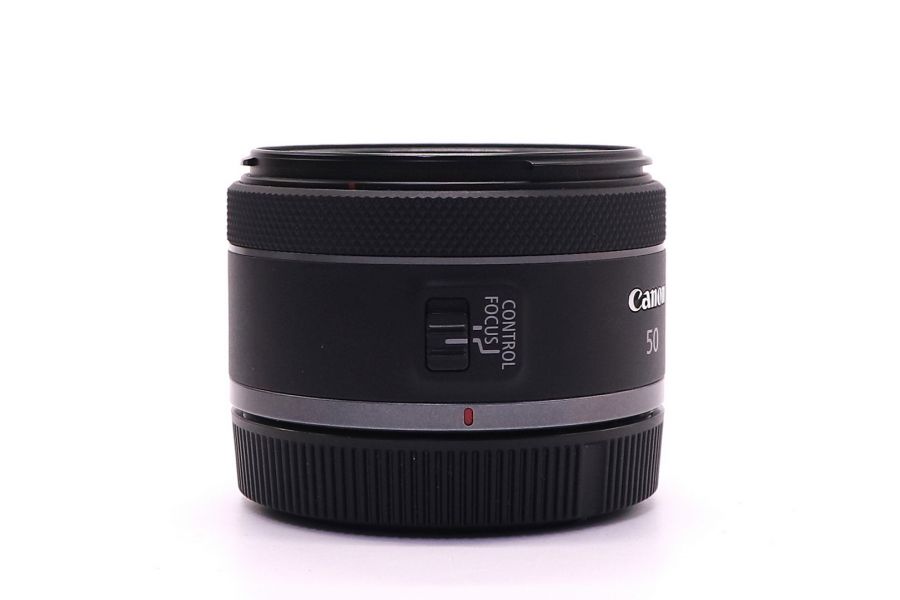 Canon RF 50mm f/1.8 STM в упаковке