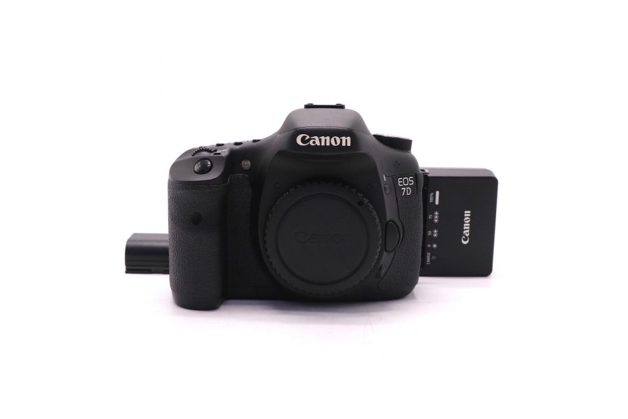 Фотокамера Canon EOS 7D body (пробег 31005 кадров)
