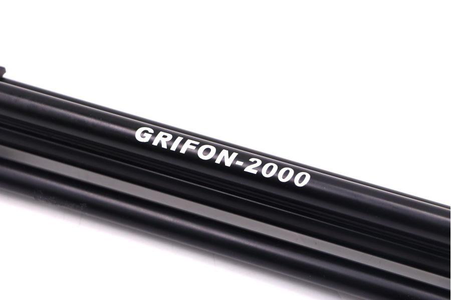 Для фиксации фотооборудования Стойка Grifon-2000