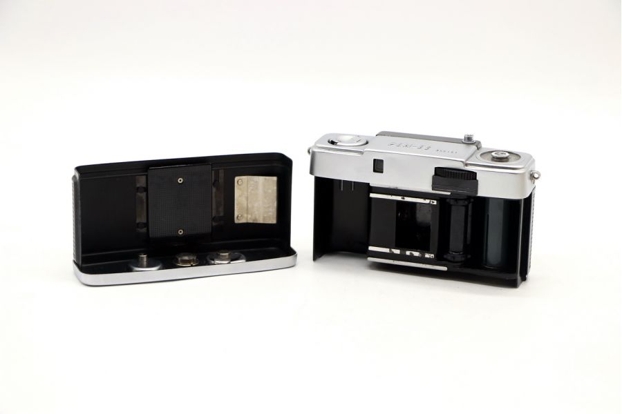 Пленочный фотоаппарат Olympus Pen EES