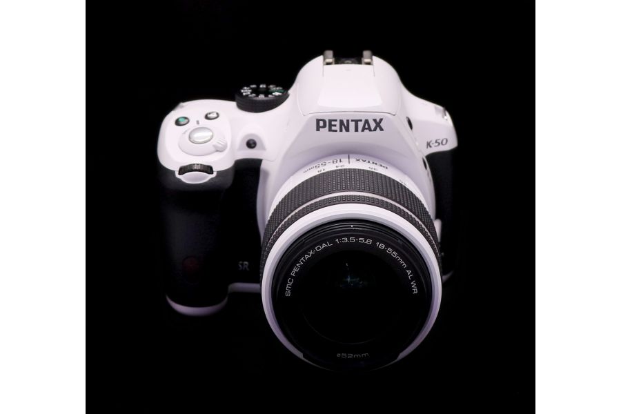 Камера Pentax K-50 kit (пробег 3180 кадров)