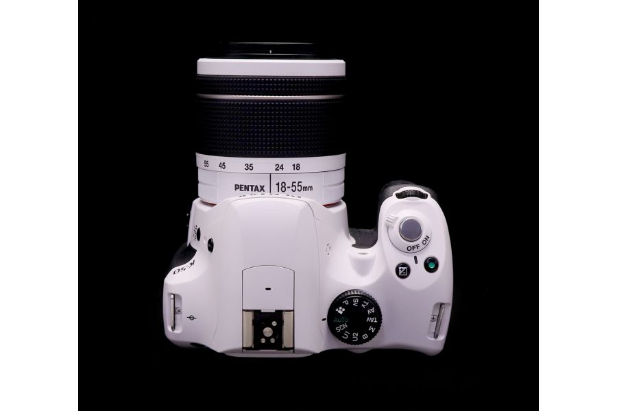 Камера Pentax K-50 kit (пробег 3180 кадров)