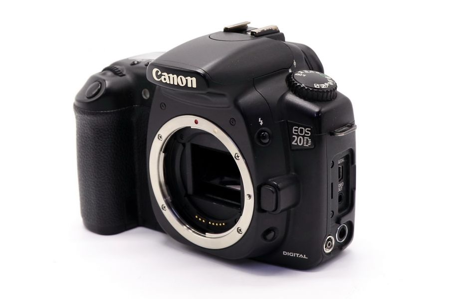 Зеркальный фотоаппарат Canon EOS 20D body