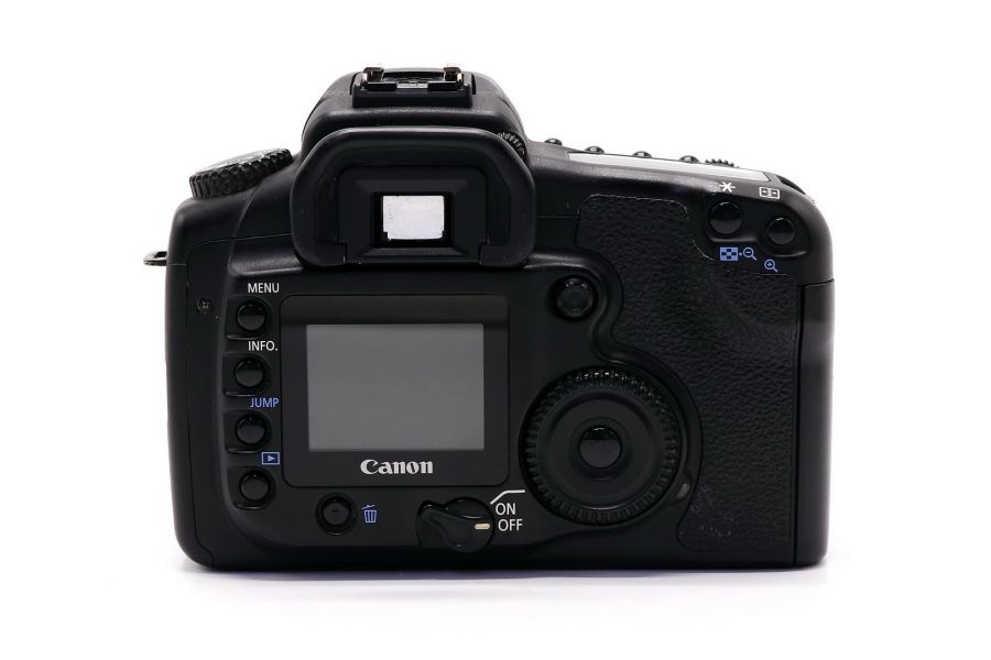 Зеркальный фотоаппарат Canon EOS 20D body