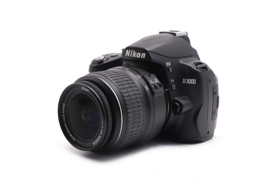 Камера Nikon D3000 kit (пробег 13160 кадров)