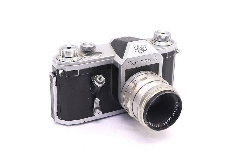 Зеркальный пленочный фотоаппарат Contax D kit