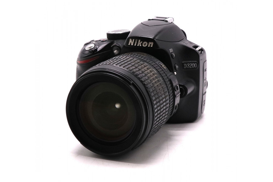 Nikon D3200 kit в упаковке (пробег 38700 кадров)