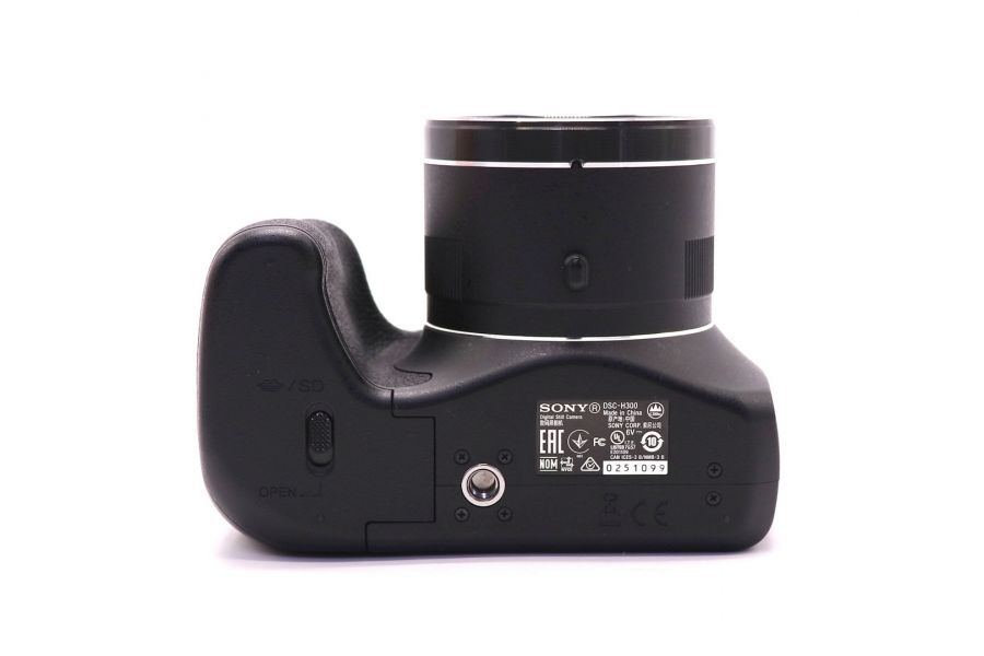 Камера Sony Cyber-Shot DSC-H300 в упаковке