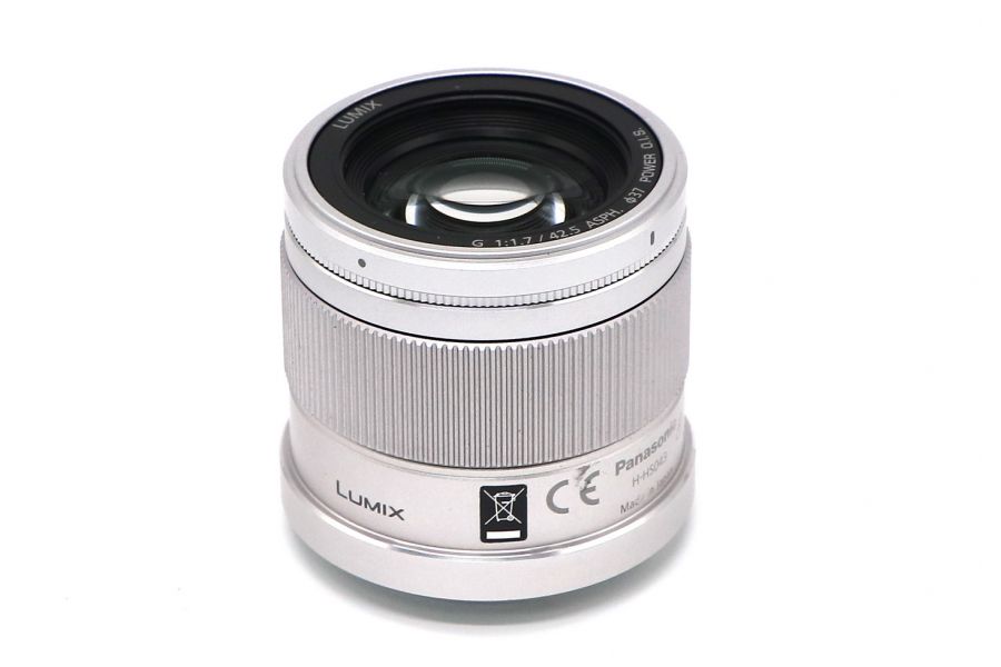 Panasonic Lumix G 42.5mm f/1.7 Asph. Power O.I.S. в упаковке