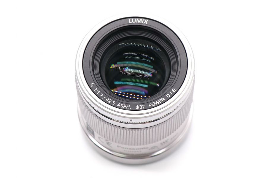 Panasonic Lumix G 42.5mm f/1.7 Asph. Power O.I.S. в упаковке