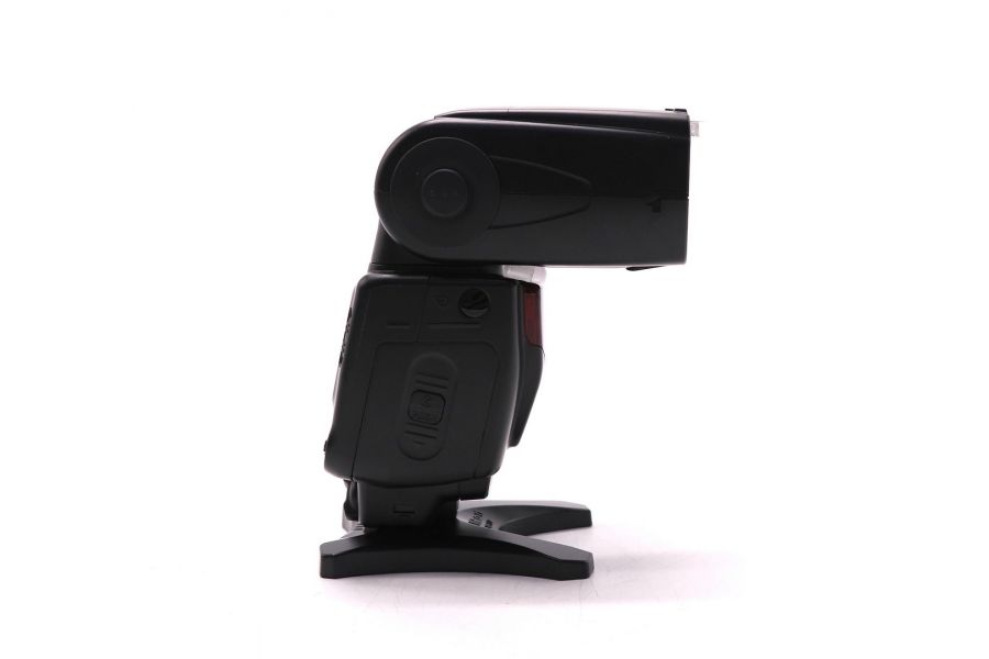 Фотовспышка Nikon Speedlight SB-700 (комплект)