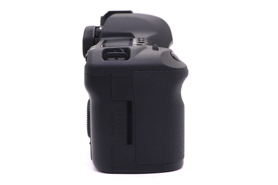 Canon EOS 5D Mark II body в упаковке (пробег 5660 кадров)