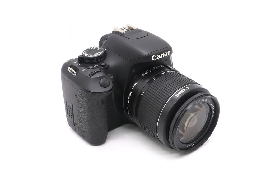 Canon EOS 600D kit в упаковке (пробег 8010 кадров)