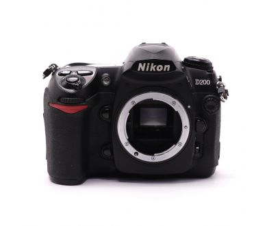 Nikon D200 body в упаковке (пробег 32730 кадров)