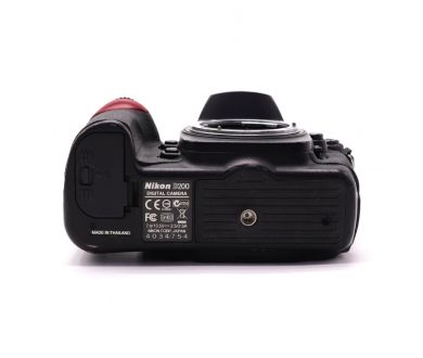 Nikon D200 body в упаковке (пробег 32730 кадров)