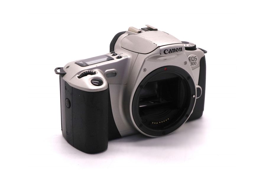 Малоформатный фотоаппарат Canon EOS 300 body