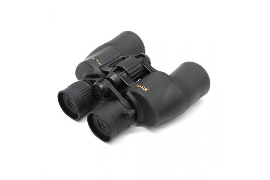 Бинокль переменной кратности Nikon Aculon A211 8-18x42