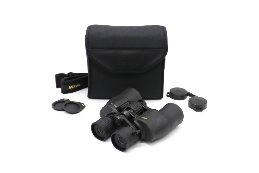 Бинокль переменной кратности Nikon Aculon A211 8-18x42