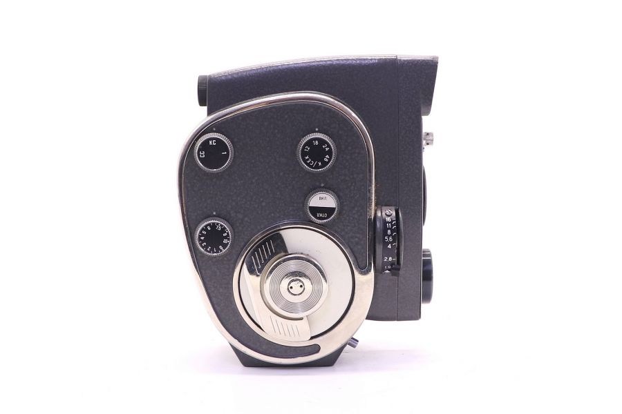 Любительская кинокамера Кварц 2х8S-1M (СССР, 1976)