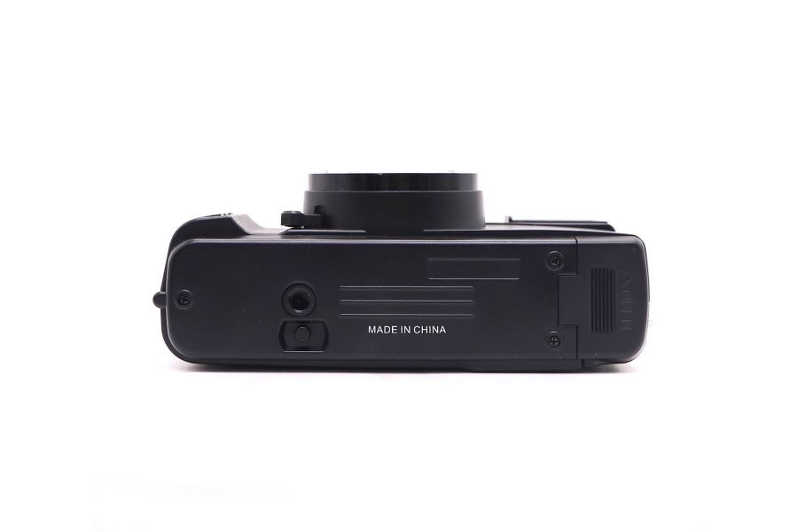 Пленочная винтажная камера Yashica MF-2 Super