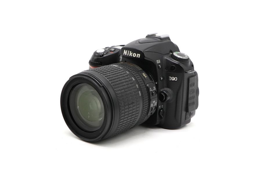 Nikon D90 kit 18-105mm f/3.5-5.6G AF-S ED DX VR Nikkor