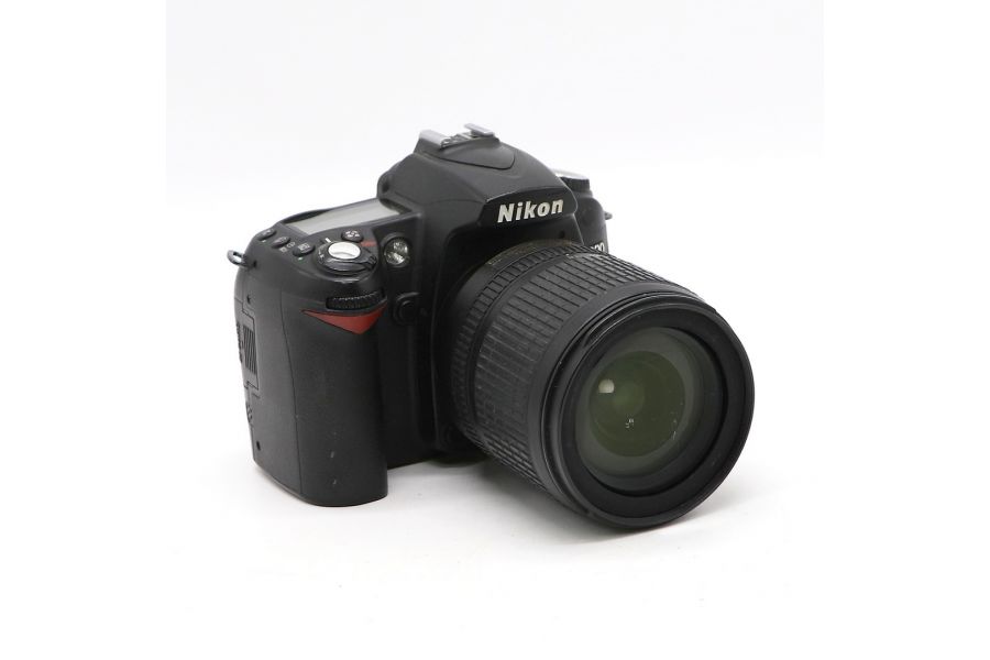 Nikon D90 kit 18-105mm f/3.5-5.6G AF-S ED DX VR Nikkor
