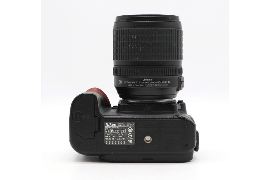 Nikon D90 kit 18-105mm f/3.5-5.6G AF-S ED DX VR Nikkor