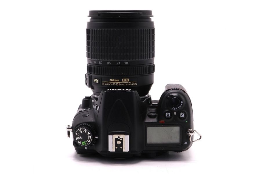 Nikon D7000 + Nikon 18-105mm f/3.5-5.6G AF-S ED DX VR Nikkor (пробег 45635 кадров)