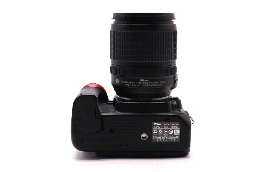 Nikon D7000 + Nikon 18-105mm f/3.5-5.6G AF-S ED DX VR Nikkor (пробег 45635 кадров)