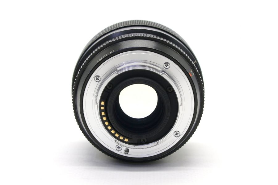 Объектив Fujifilm XF 23mm f/1.4 R в упаковке