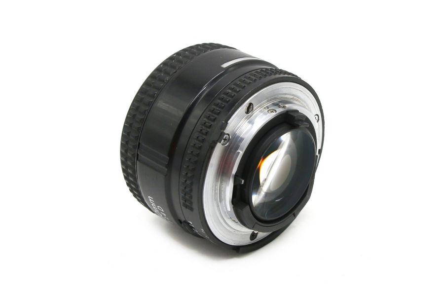 Светосильный объектив Nikon 50mm f/1.4D AF Nikkor