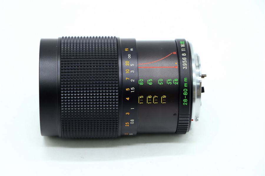 Объектив Yashica MC Zoom 28-80mm f/3.9-4.9