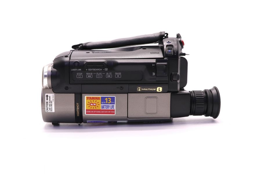 Аналоговая видеокамера формата Hi8 Sony CCD-TR713E