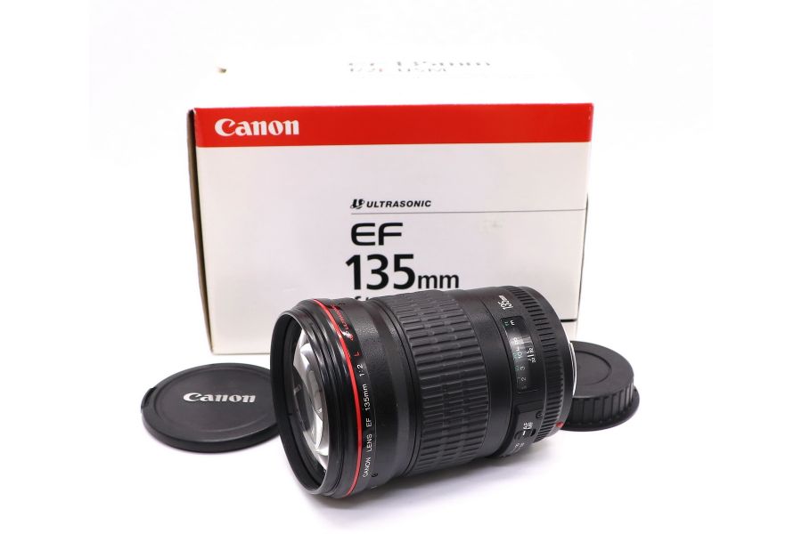Объектив Canon EF 135mm f/2L USM в упаковке