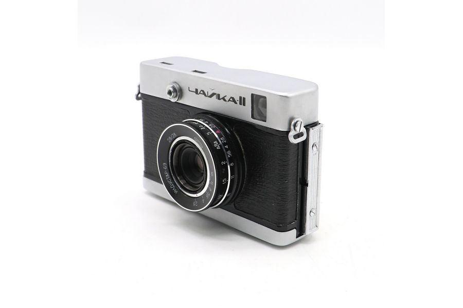 Советский полуформатный фотоаппарат Чайка 2