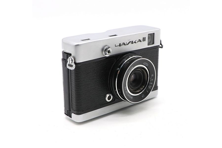 Советский полуформатный фотоаппарат Чайка 2