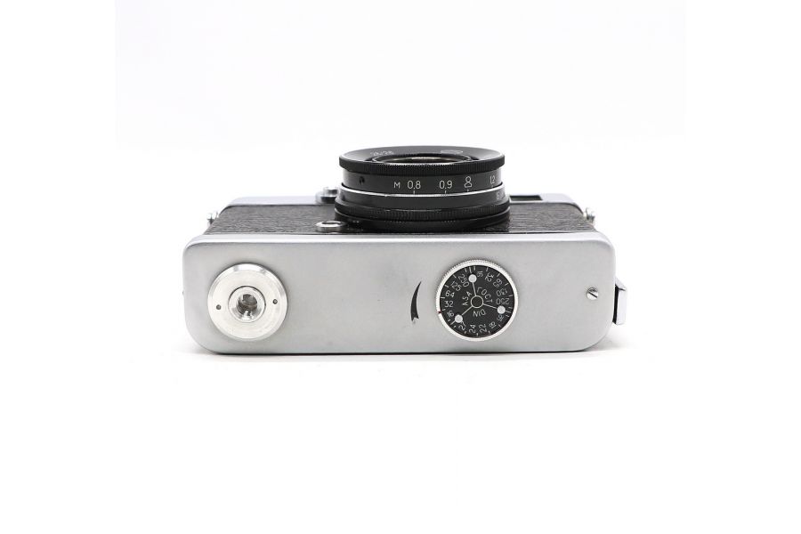 Советский полуформатный фотоаппарат Чайка 2