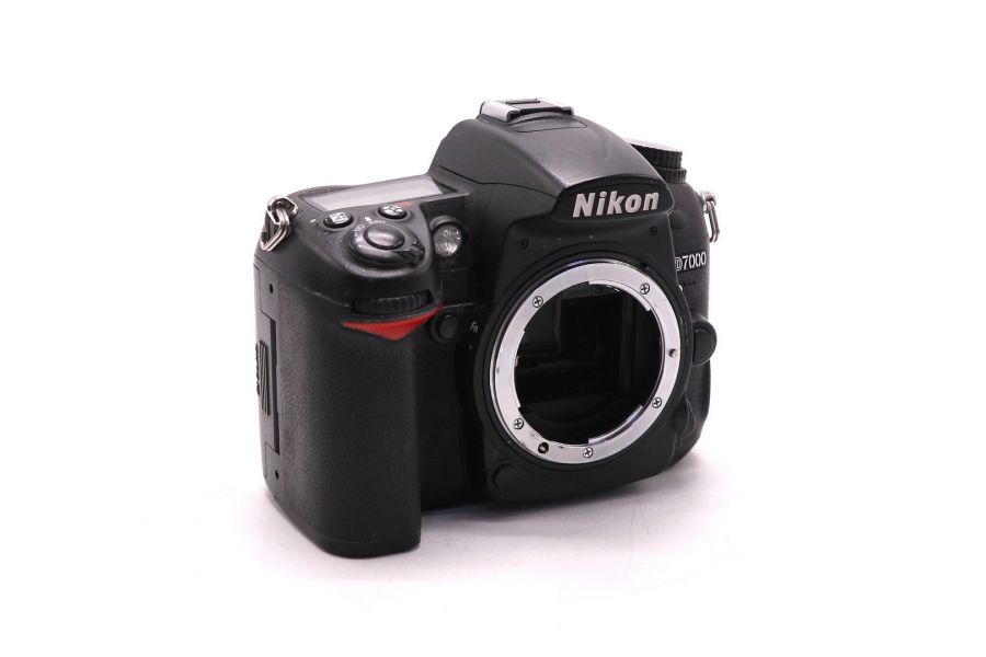 Nikon D7000 body (пробег 26200 кадров) фотоаппарат