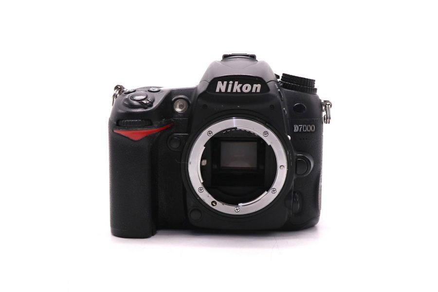 Nikon D7000 body (пробег 26200 кадров) фотоаппарат