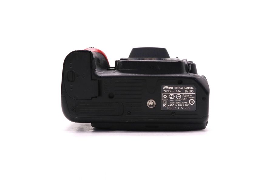 Nikon D7000 body (пробег 26200 кадров) фотоаппарат
