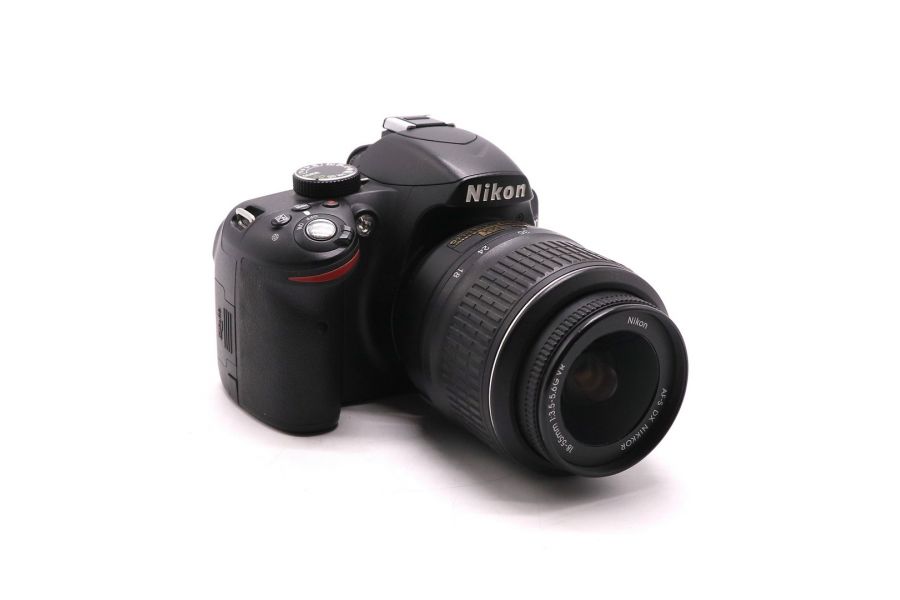 Фотокамера Nikon D3200 kit (пробег 7500 кадров)