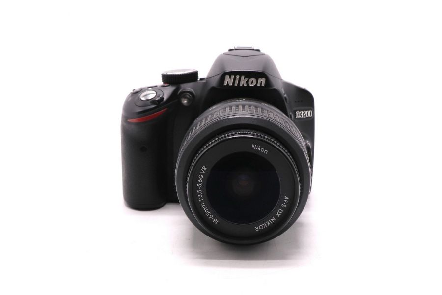 Фотокамера Nikon D3200 kit (пробег 7500 кадров)