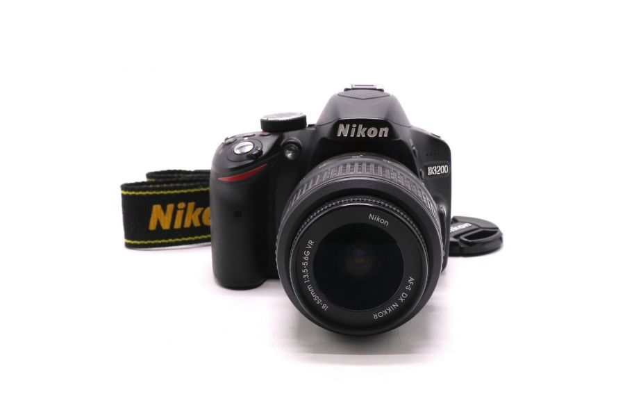Фотокамера Nikon D3200 kit (пробег 7500 кадров)