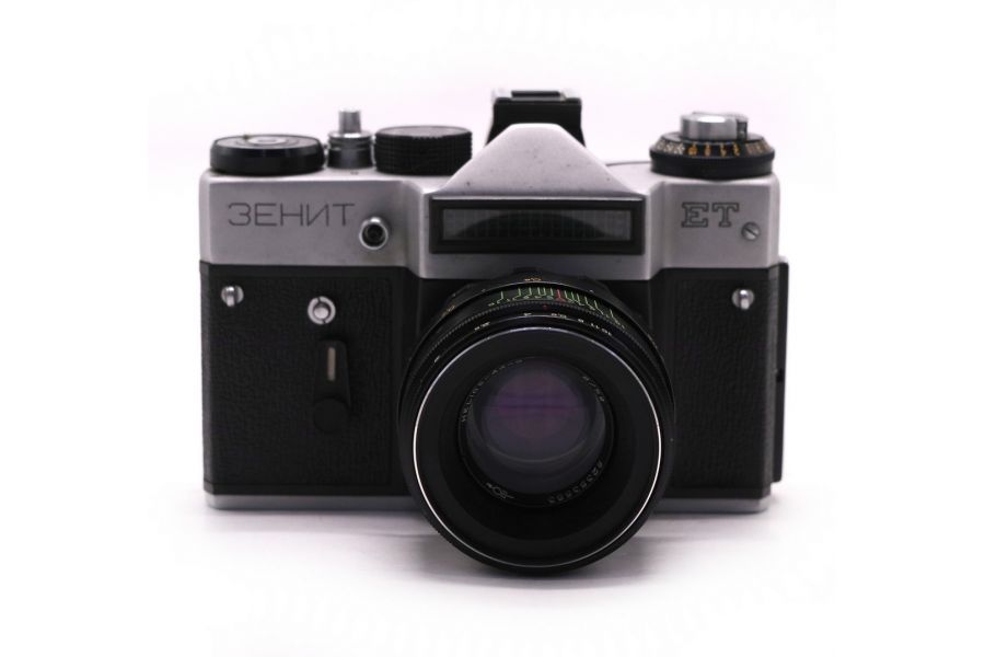 Зенит ЕТ silver + Гелиос 44-2 (СССР, 1985)
