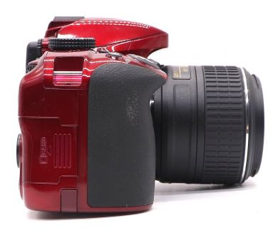 Nikon D3300 kit (пробег 65 кадров)