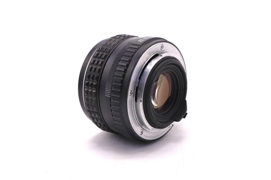 Мануальный фикс-объектив Pentax SMC 55mm f/1.8