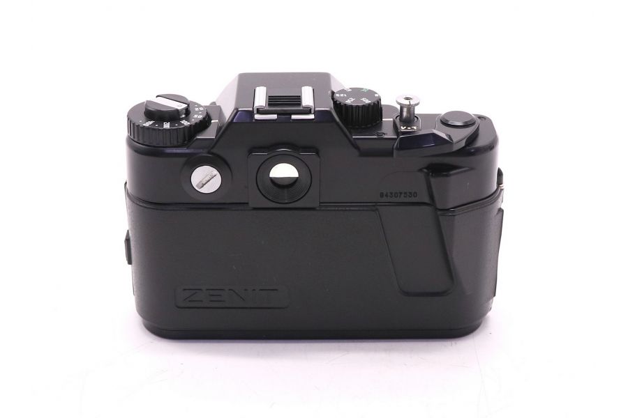 Советский малоформатный фотоаппарат Зенит 122 body