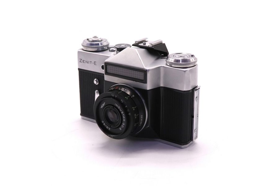 Зенит Е + Индустар 50-2 (СССР, 1982)