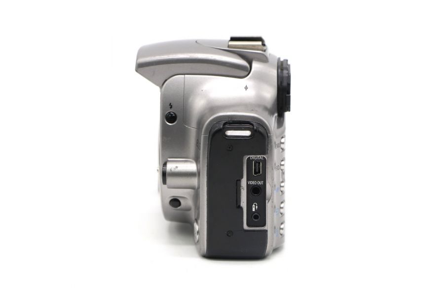 Зеркальный фотоаппарат Canon EOS 300D body